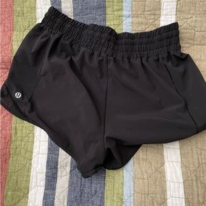 lululemon 4in hotty hot shorts. Size 6. High rise.